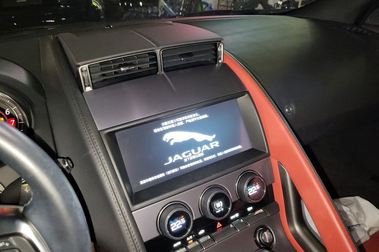 Used Jaguar F-TYPE 2019 3.0 SC Convertible Edition Audio And AC Panel