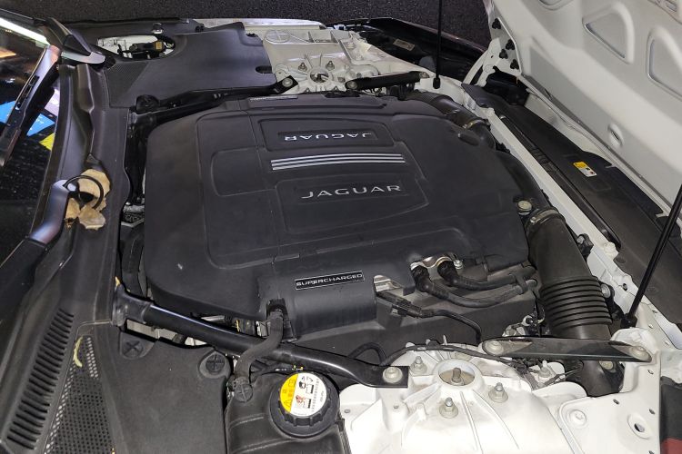 Used Jaguar F-TYPE 2019 3.0 SC Convertible Edition Engine Bay Left
