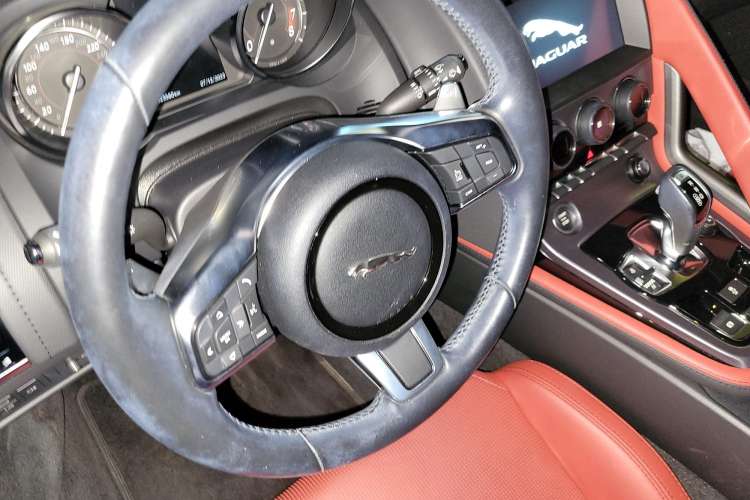 Used Jaguar F-TYPE 2019 3.0 SC Convertible Edition Steering Wheel