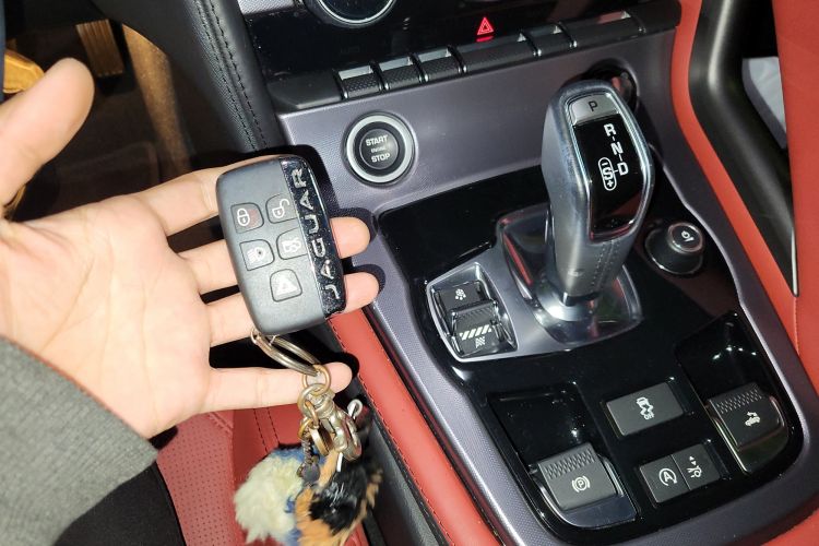 Used Jaguar F-TYPE 2019 3.0 SC Convertible Edition Vehicle Key