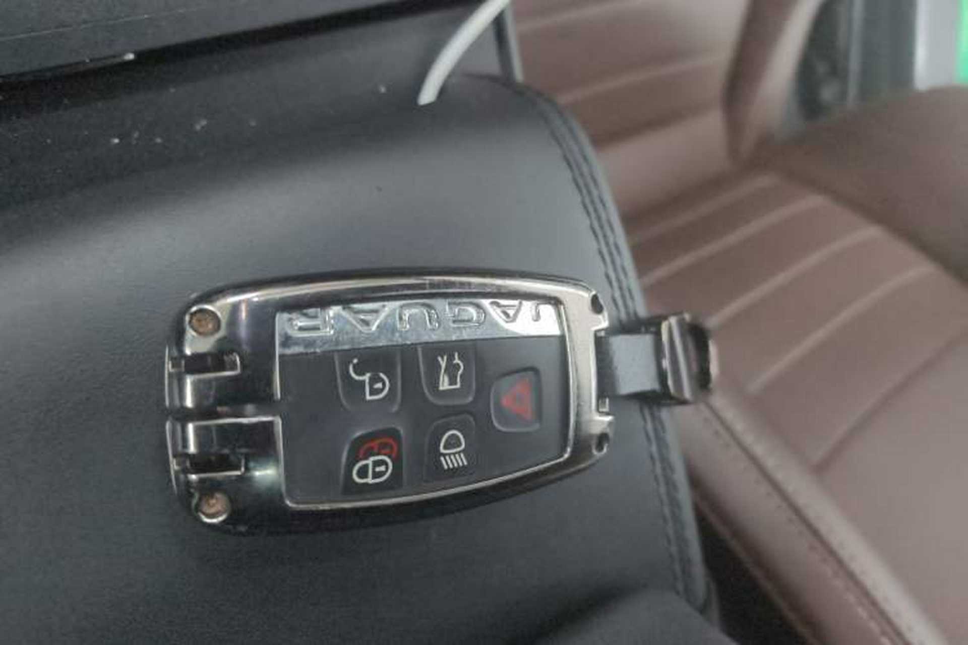 Used Jaguar F-TYPE 2019 2.0T Hardtop Version Vehicle Key