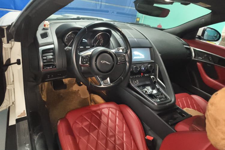 Used Jaguar F-TYPE 2019 2.0T Hardtop Version Center Console
