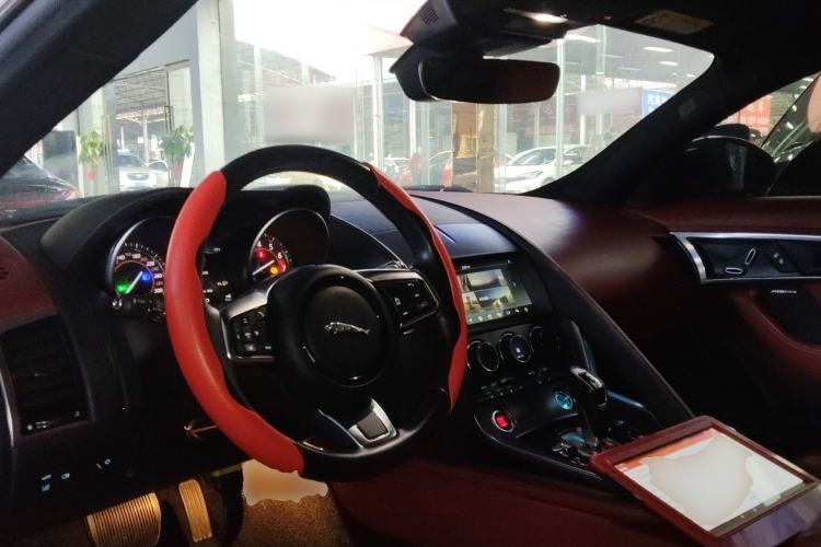 Used Jaguar F-TYPE 2019 2.0T Hardtop Version Center Console
