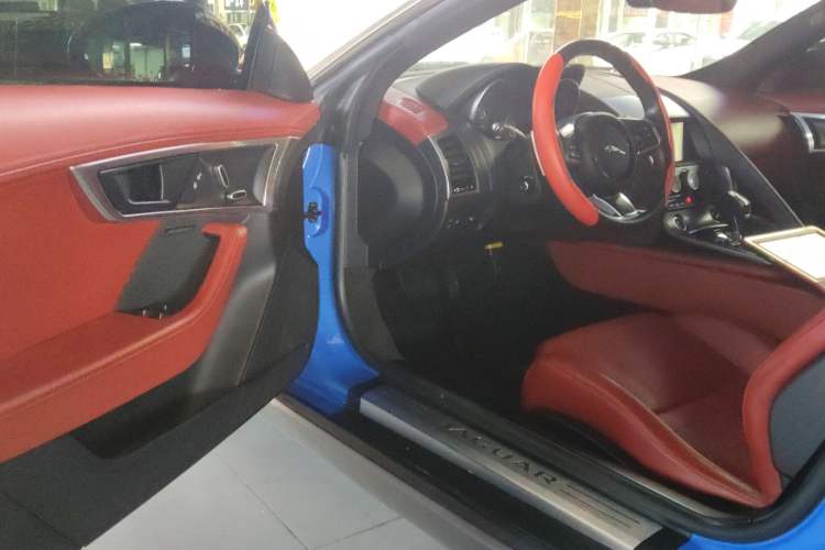 Used Jaguar F-TYPE 2019 2.0T Hardtop Version Driver Seat