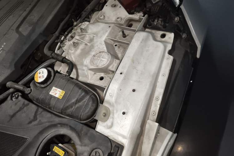 Used Jaguar F-TYPE 2019 2.0T Hardtop Version Engine Bay Right