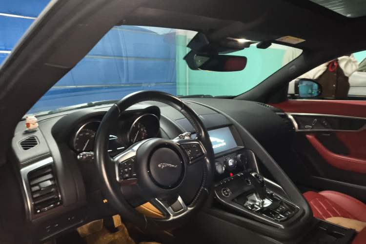 Used Jaguar F-TYPE 2019 2.0T Hardtop Version Headliner