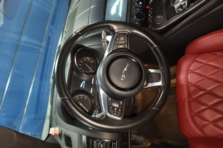 Used Jaguar F-TYPE 2019 2.0T Hardtop Version Steering Wheel