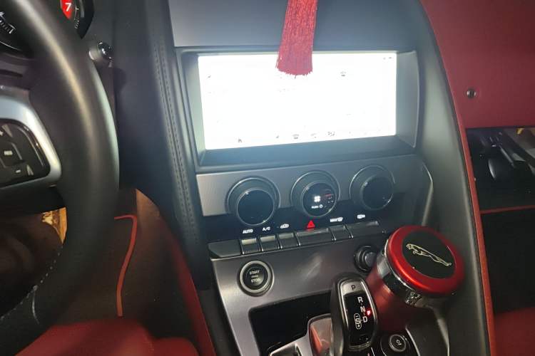 Used Jaguar F-TYPE 2019 2.0T Convertible Edition Audio And AC Panel