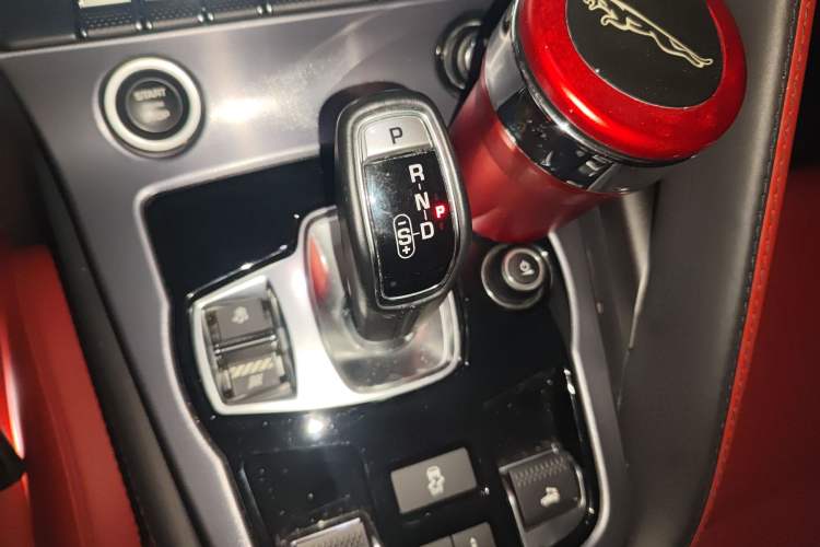 Used Jaguar F-TYPE 2019 2.0T Convertible Edition Gear Lever