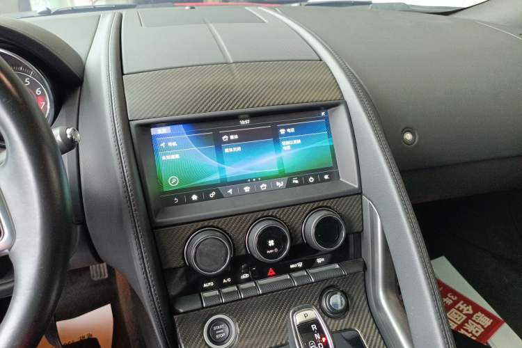 Used Jaguar F-TYPE 2019 2.0T Hardtop Version Audio And AC Panel