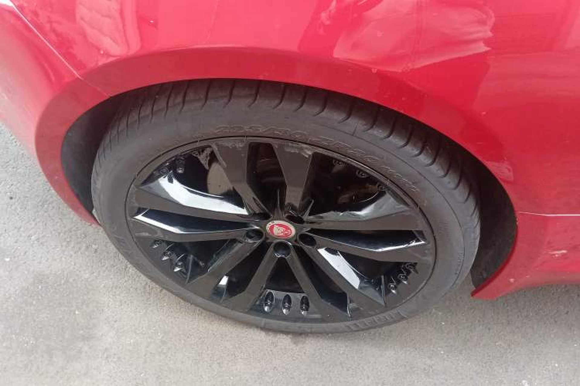Used Jaguar F-TYPE 2019 3.0 SC Hardtop Version Right Rear Wheel Hub