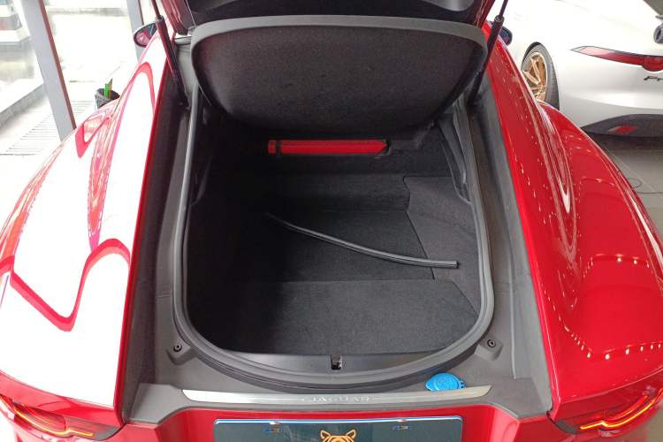 Used Jaguar F-TYPE 2019 2.0T Hardtop Version Trunk