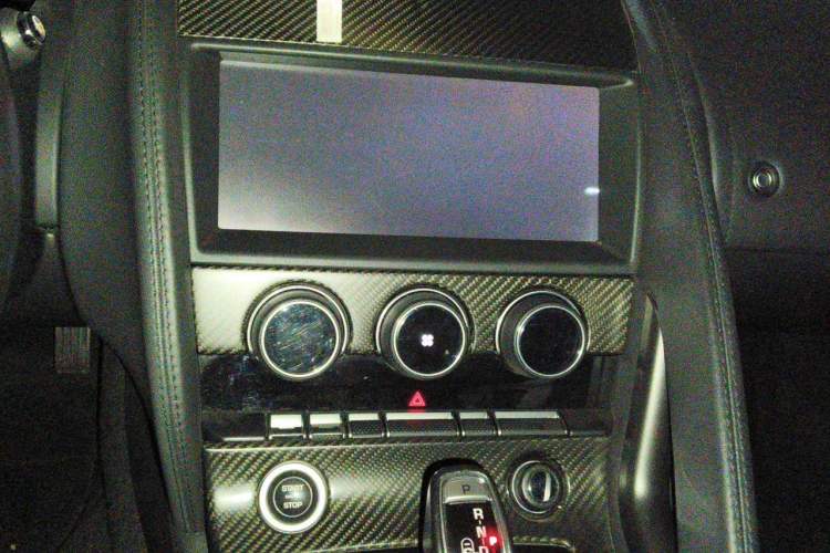 Used Jaguar F-TYPE 2019 2.0T Hardtop Version Audio And AC Panel