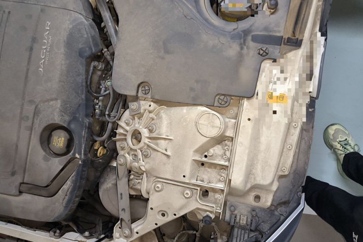 Used Jaguar F-TYPE 2019 2.0T Hardtop Version Engine Bay Left