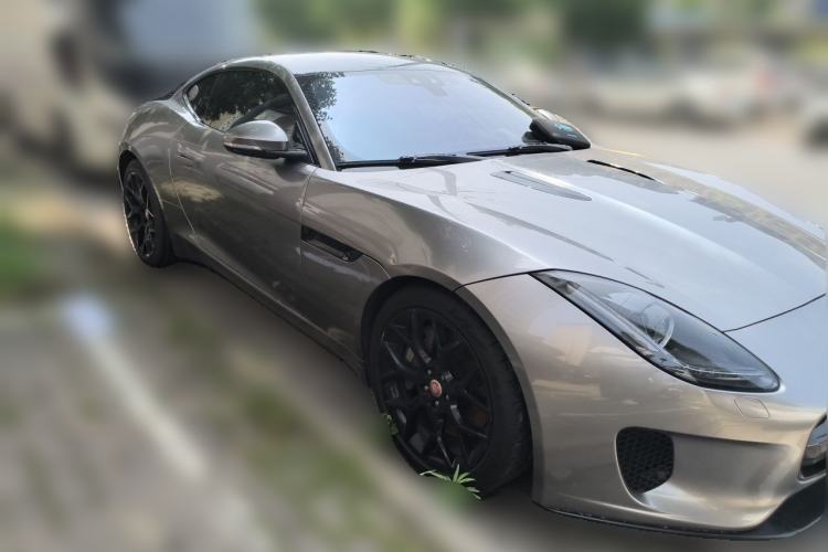 Used Jaguar F-TYPE 2019 2.0T Hardtop Version Front Right 45 Deg