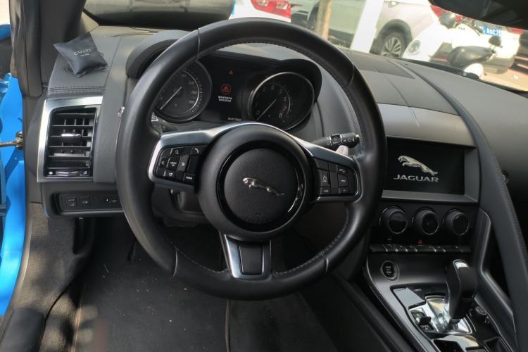 Used Jaguar F-TYPE 2019 2.0T Hardtop Version Steering Wheel