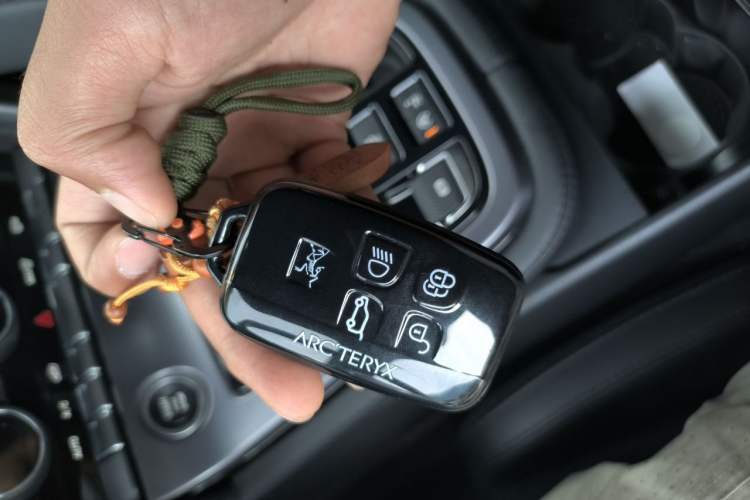 Used Jaguar F-TYPE 2019 2.0T Hardtop Version Vehicle Key