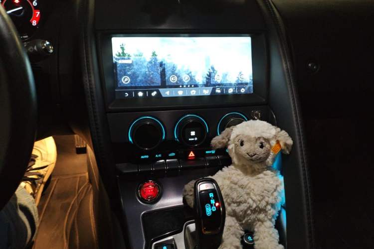 Used Jaguar F-TYPE 2019 3.0 SC Hardtop Version Audio And AC Panel