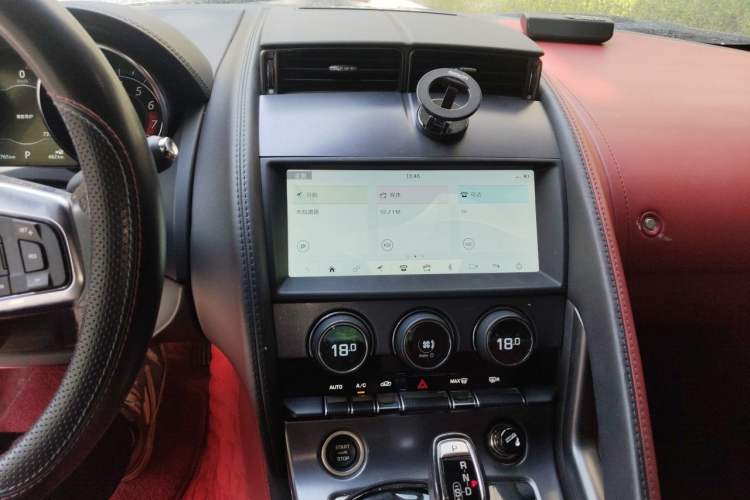 Used Jaguar F-TYPE 2019 2.0T Hardtop Version Audio And AC Panel