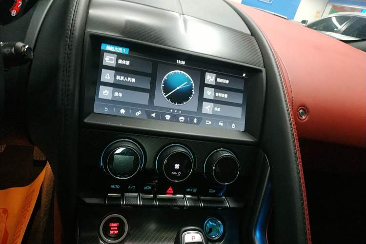 Used Jaguar F-TYPE 2019 2.0T Hardtop Version Audio And AC Panel