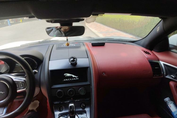 Used Jaguar F-TYPE 2019 2.0T Hardtop Version Center Console