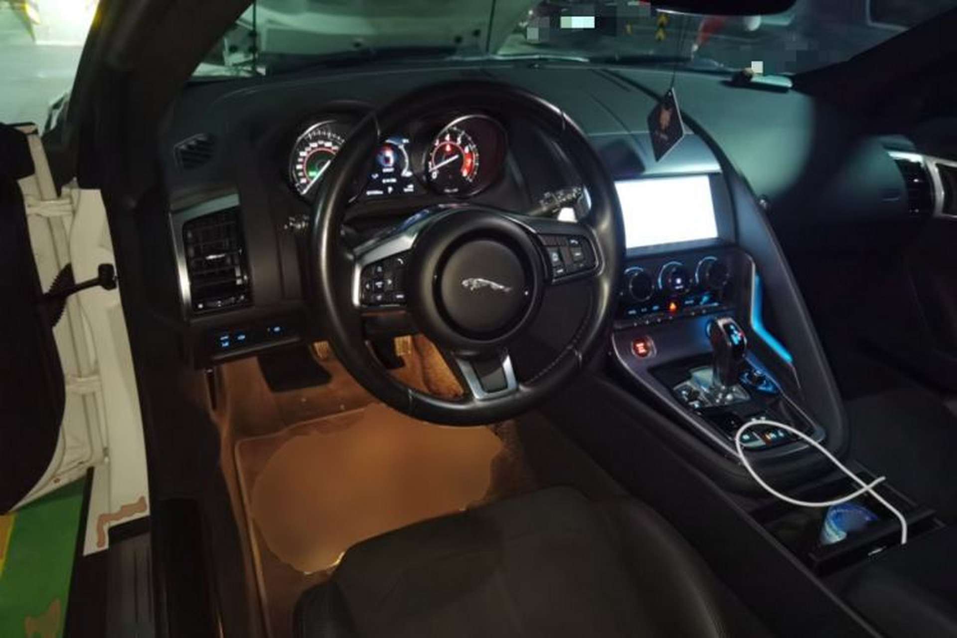 Used Jaguar F-TYPE 2019 2.0T Hardtop Version Center Console