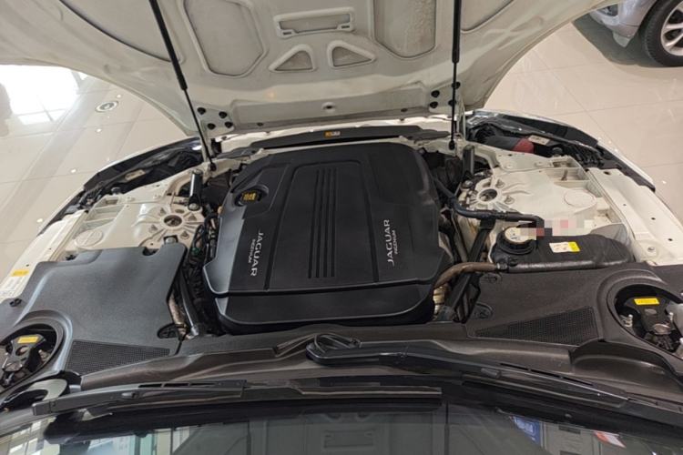 Used Jaguar F-TYPE 2019 2.0T Convertible Edition Engine Bay