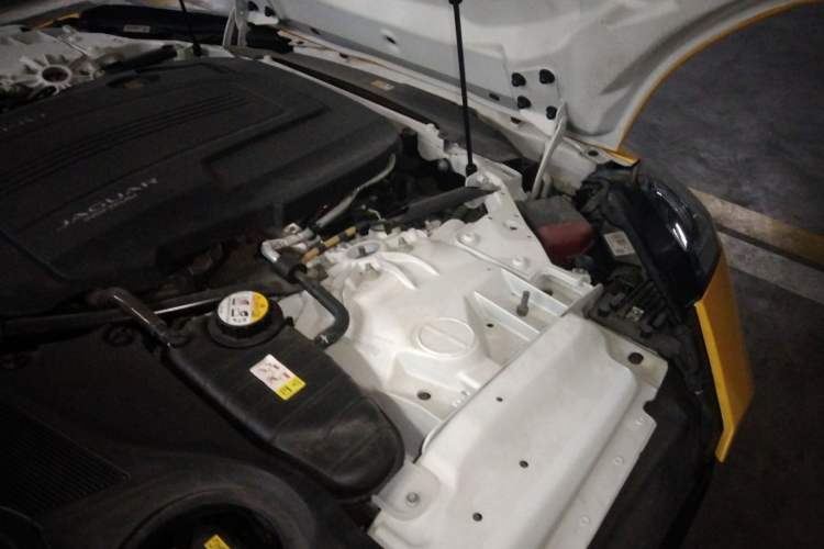 Used Jaguar F-TYPE 2019 2.0T Hardtop Version Engine Bay Left