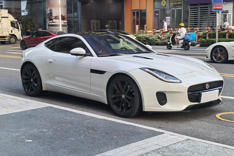 Used Jaguar F-TYPE 2019 2.0T Hardtop Version Exterior 2