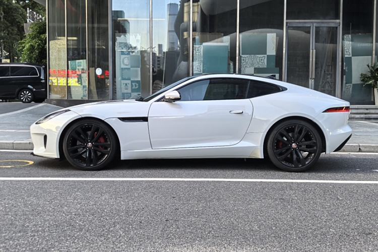 Used Jaguar F-TYPE 2019 2.0T Hardtop Version Exterior 4