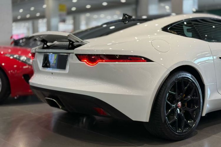 Used Jaguar F-TYPE 2019 2.0T Hardtop Version Exterior 6