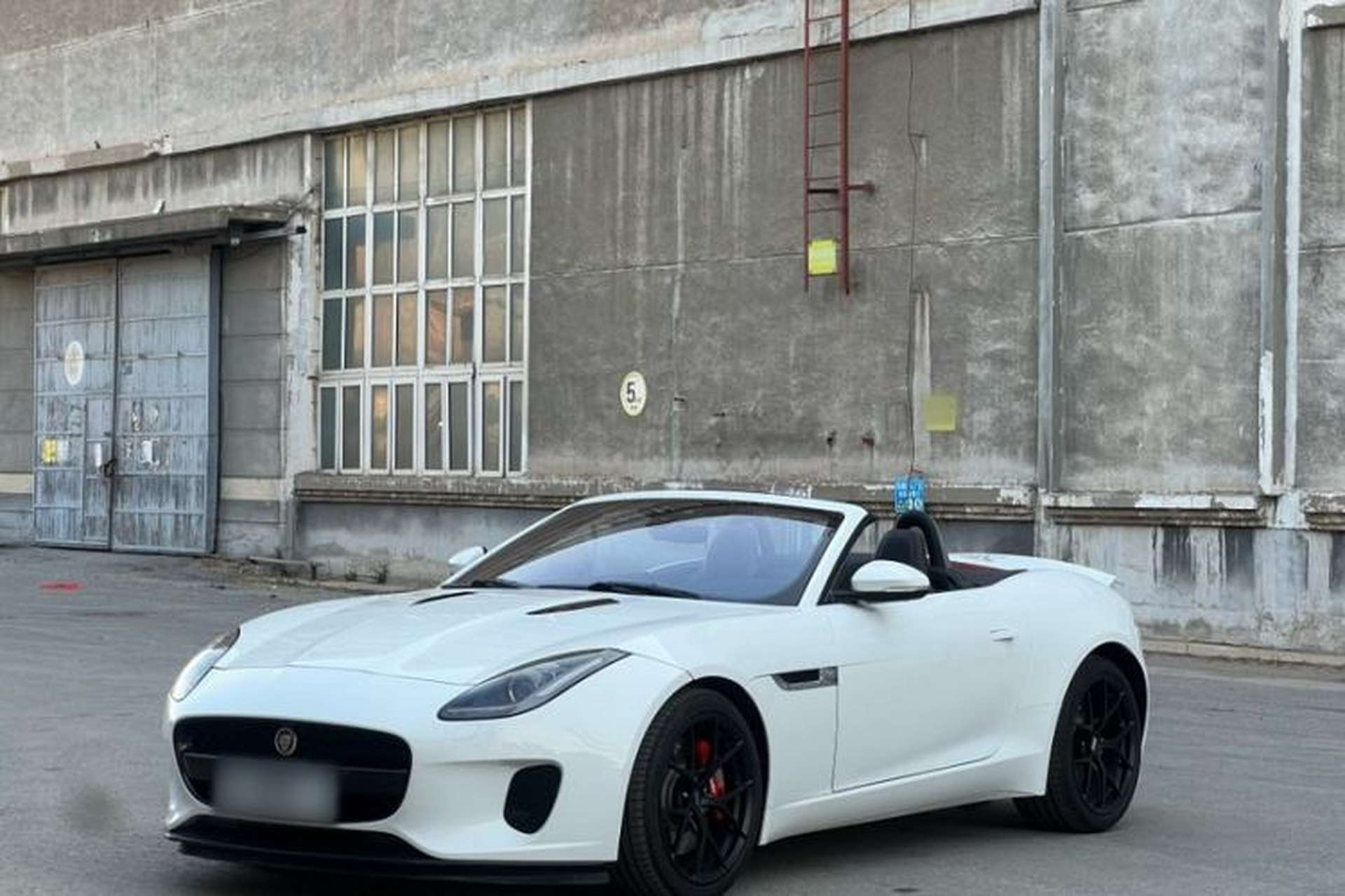 Used Jaguar F-TYPE 2019 2.0T Convertible Edition Front Left 45 Deg