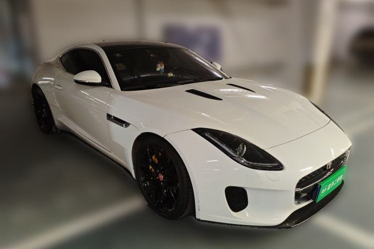 Used Jaguar F-TYPE 2019 3.0 SC Hardtop Version Front Right 45 Deg