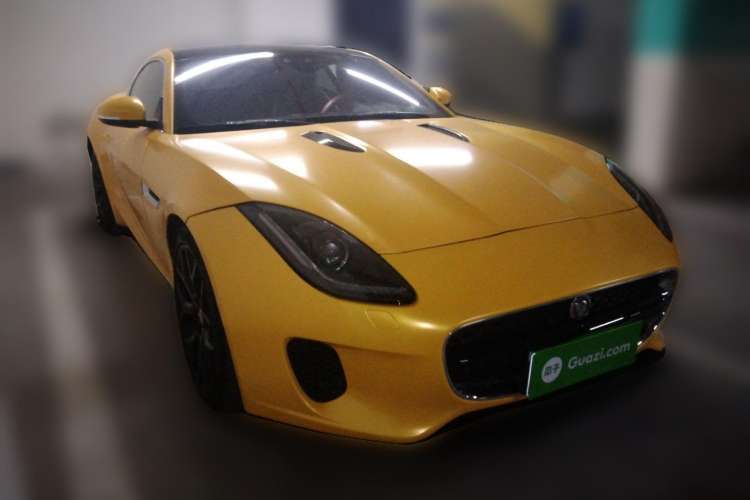 Used Jaguar F-TYPE 2019 2.0T Hardtop Version Front Right 45 Deg