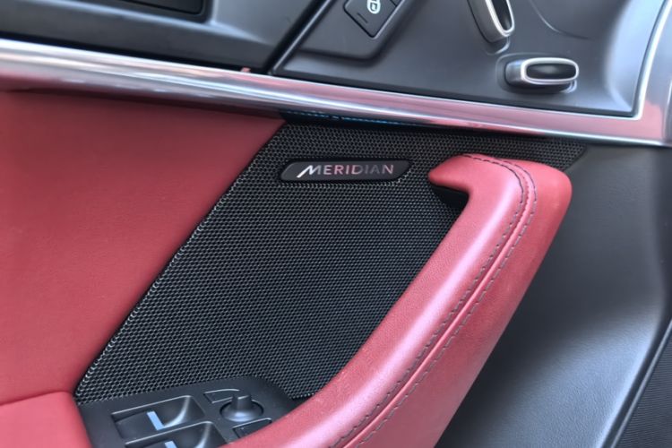 Used Jaguar F-TYPE 2019 2.0T Hardtop Version Interior 1