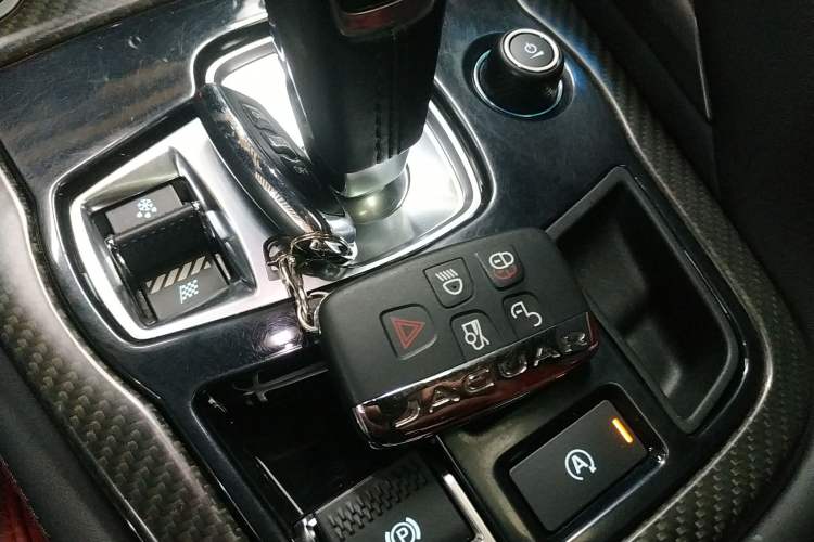 Used Jaguar F-TYPE 2019 2.0T Hardtop Version Interior 1