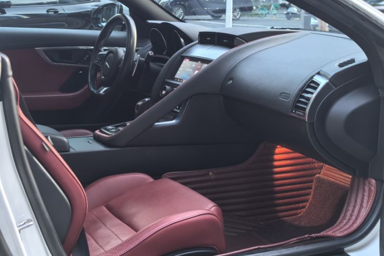 Used Jaguar F-TYPE 2019 2.0T Hardtop Version Interior 10