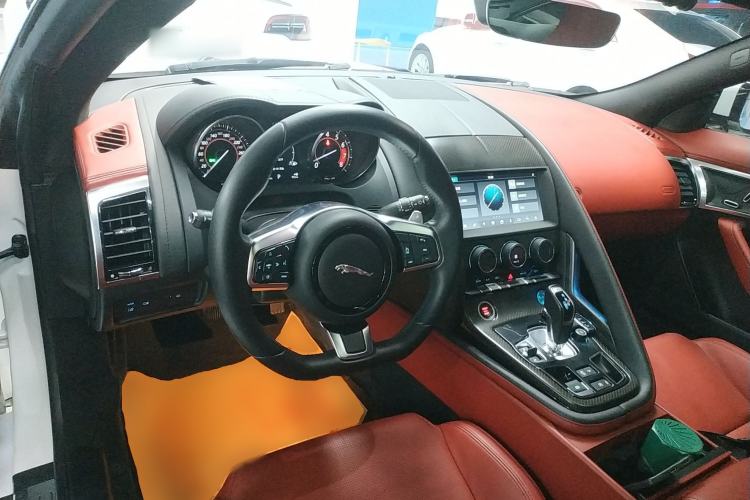 Used Jaguar F-TYPE 2019 2.0T Hardtop Version Interior 2