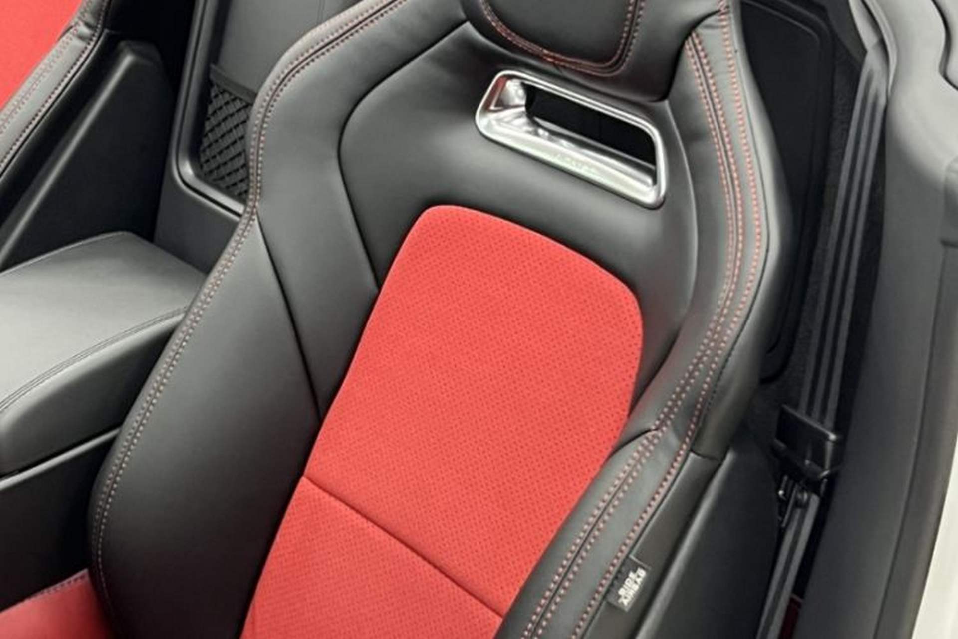 Used Jaguar F-TYPE 2019 2.0T Convertible Edition Interior 2
