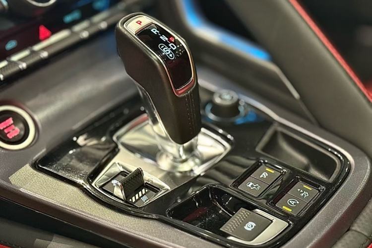 Used Jaguar F-TYPE 2019 2.0T Hardtop Version Interior 2