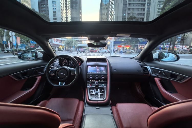Used Jaguar F-TYPE 2019 2.0T Hardtop Version Interior 3