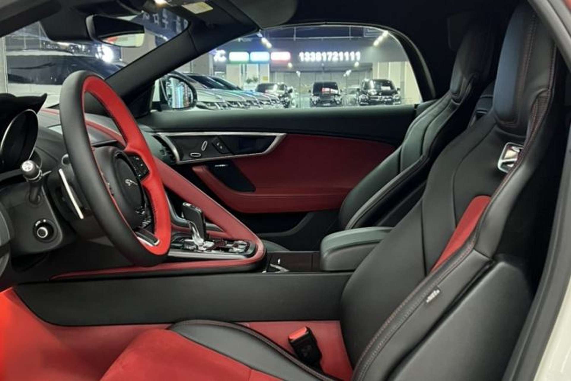 Used Jaguar F-TYPE 2019 2.0T Convertible Edition Interior 4