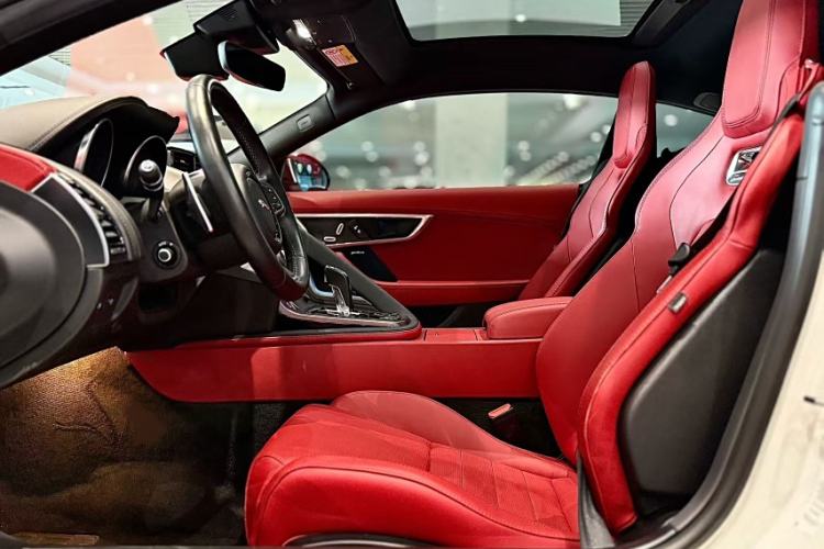 Used Jaguar F-TYPE 2019 2.0T Hardtop Version Interior 4