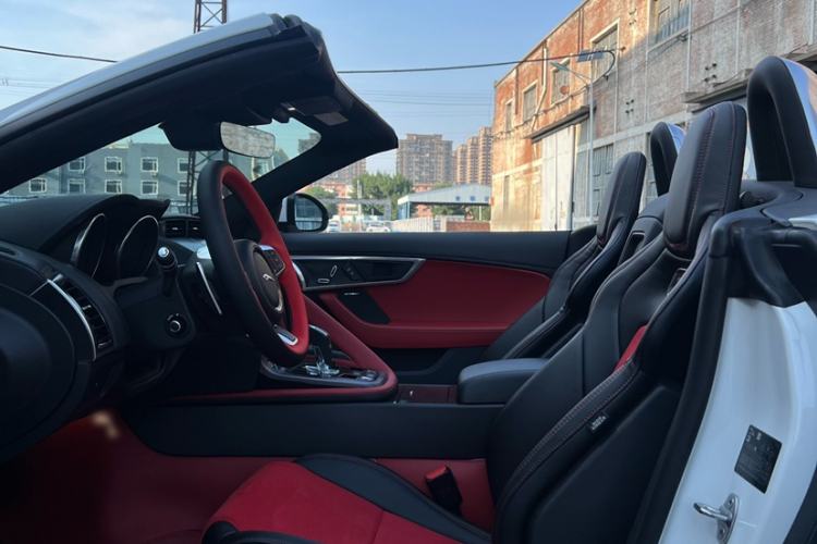 Used Jaguar F-TYPE 2019 2.0T Convertible Edition Interior 4