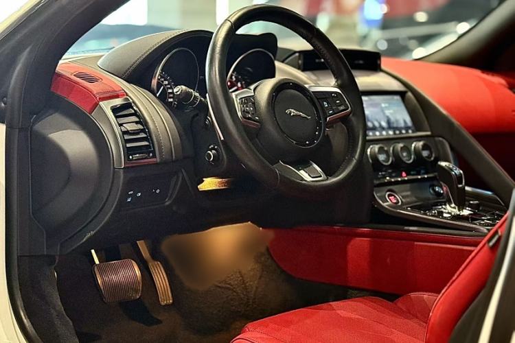 Used Jaguar F-TYPE 2019 2.0T Hardtop Version Interior 6