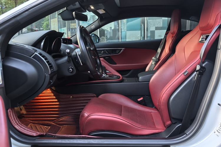Used Jaguar F-TYPE 2019 2.0T Hardtop Version Interior 7