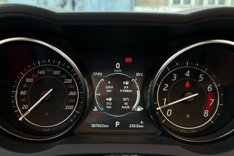 Used Jaguar F-TYPE 2019 2.0T Convertible Edition Odometer Close Up