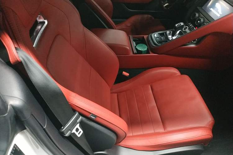 Used Jaguar F-TYPE 2019 2.0T Hardtop Version Right Front Seat