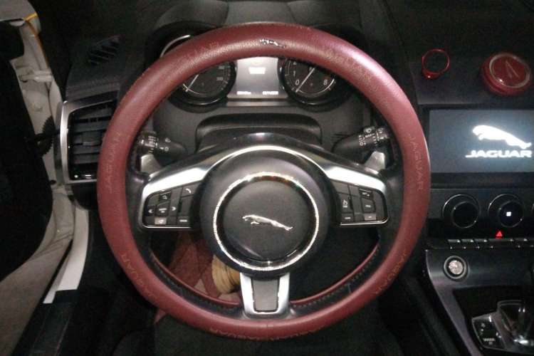 Used Jaguar F-TYPE 2019 2.0T Hardtop Version Steering Wheel