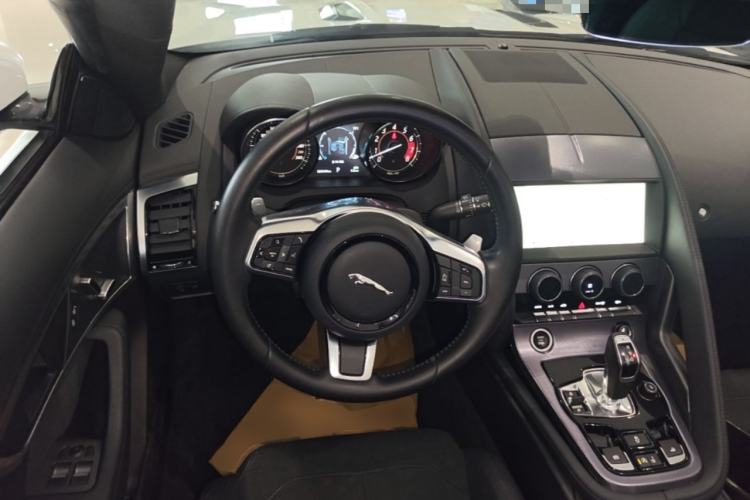 Used Jaguar F-TYPE 2019 2.0T Convertible Edition Steering Wheel